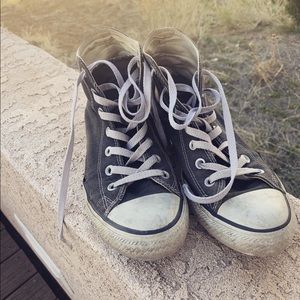 Black high top converse